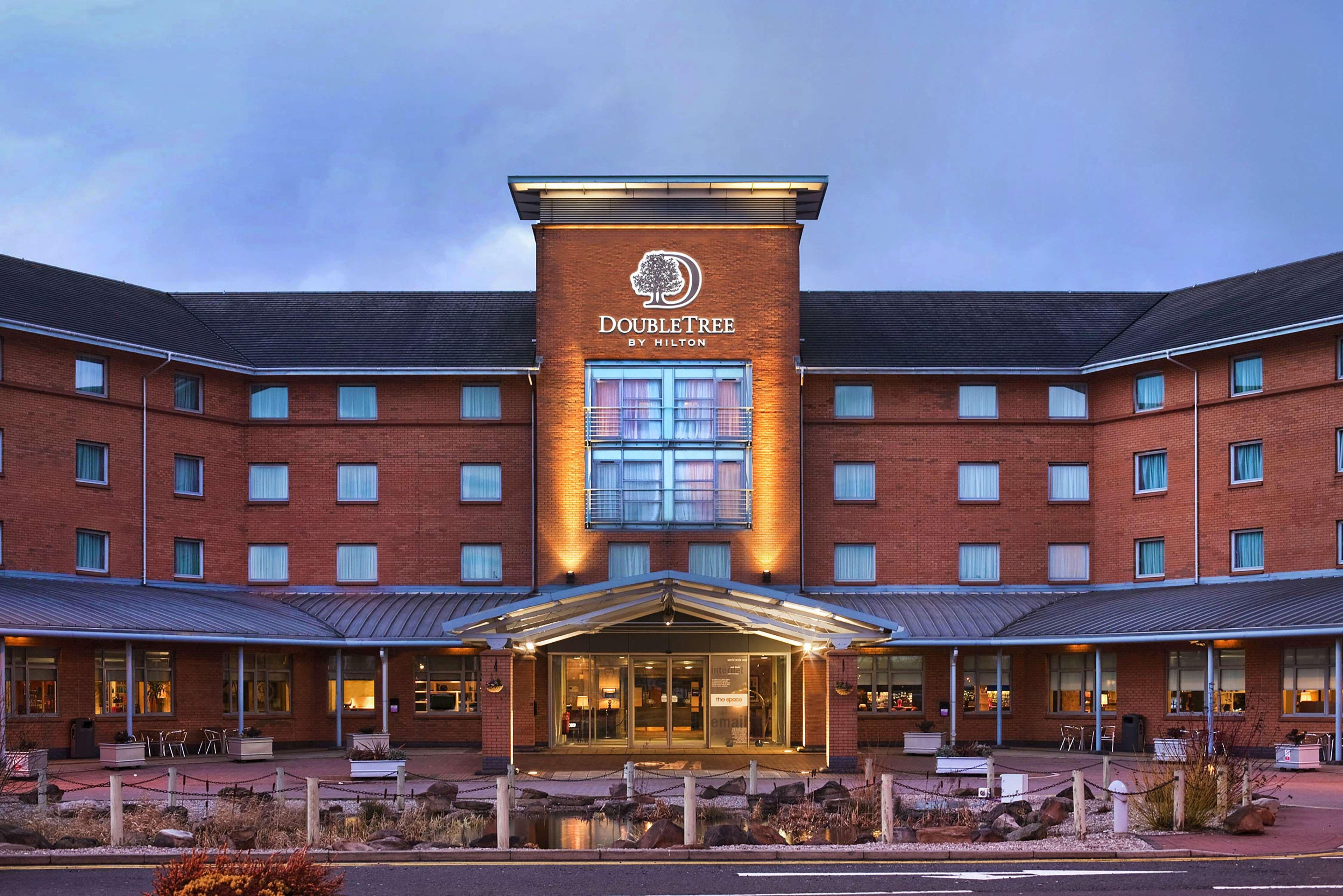 Doubletree By Hilton Glasgow Strathclyde Bellshill Exterior photo